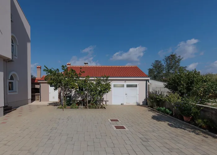 Apartamento Irena-3 By Interhome